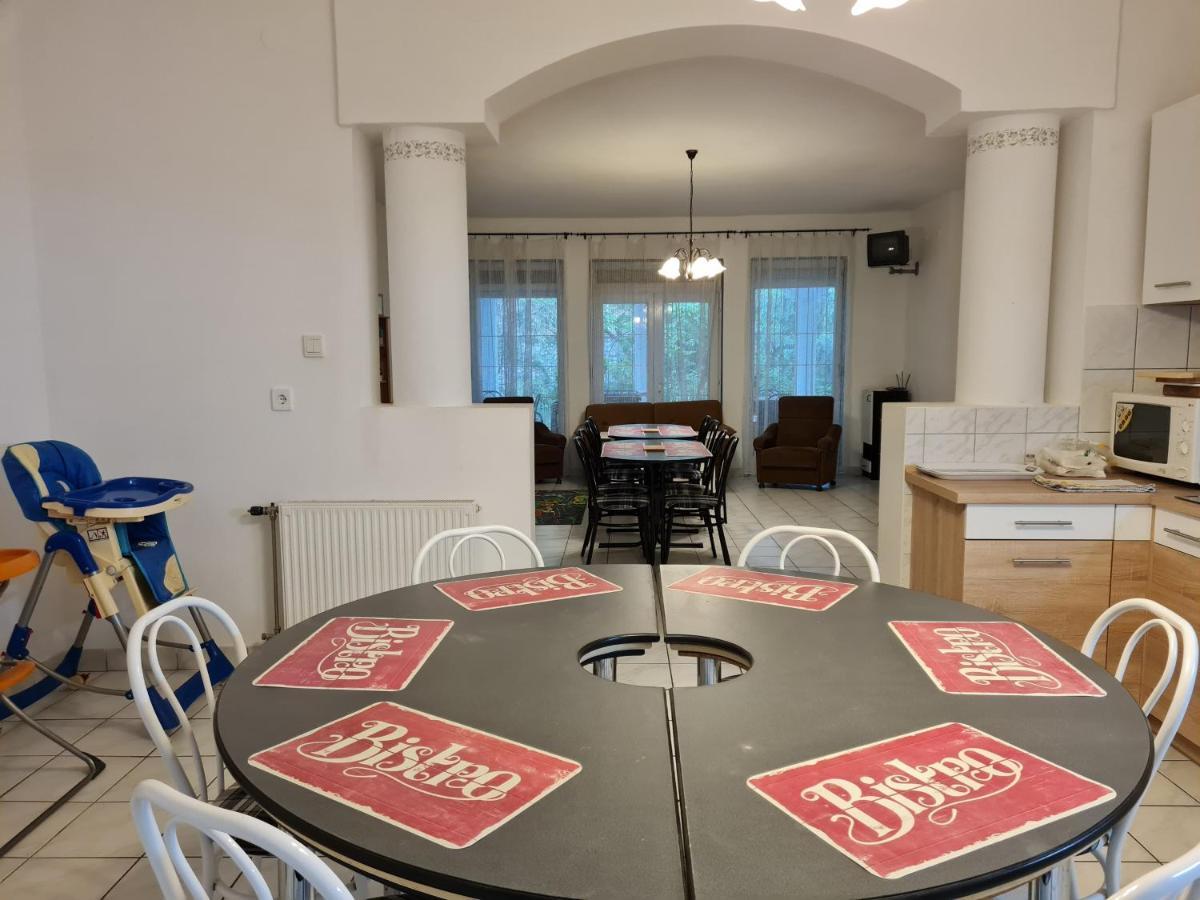 Fertődi Kúria Vendégház Extérieur photo