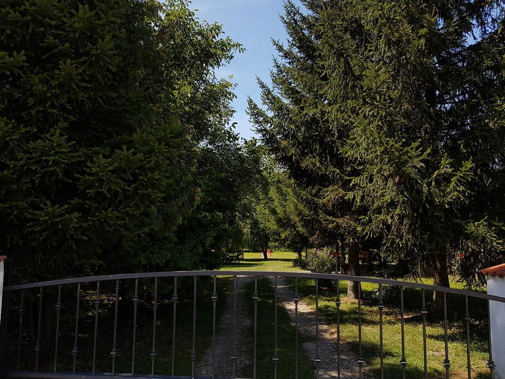 Fertődi Kúria Vendégház Extérieur photo
