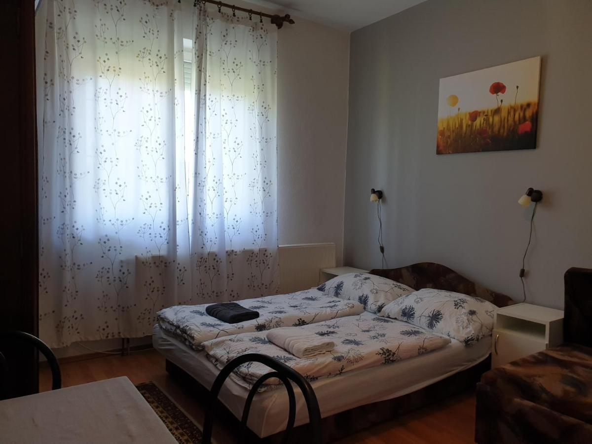 Fertődi Kúria Vendégház Extérieur photo
